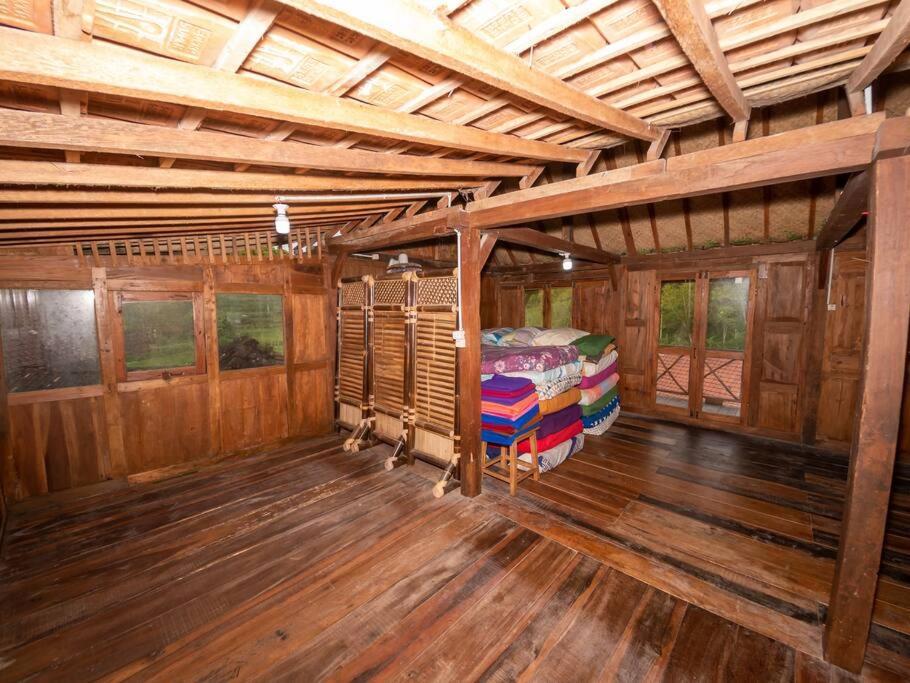 Villa Watu Kodok - Villa Located Close To The Beach Baron Exterior photo