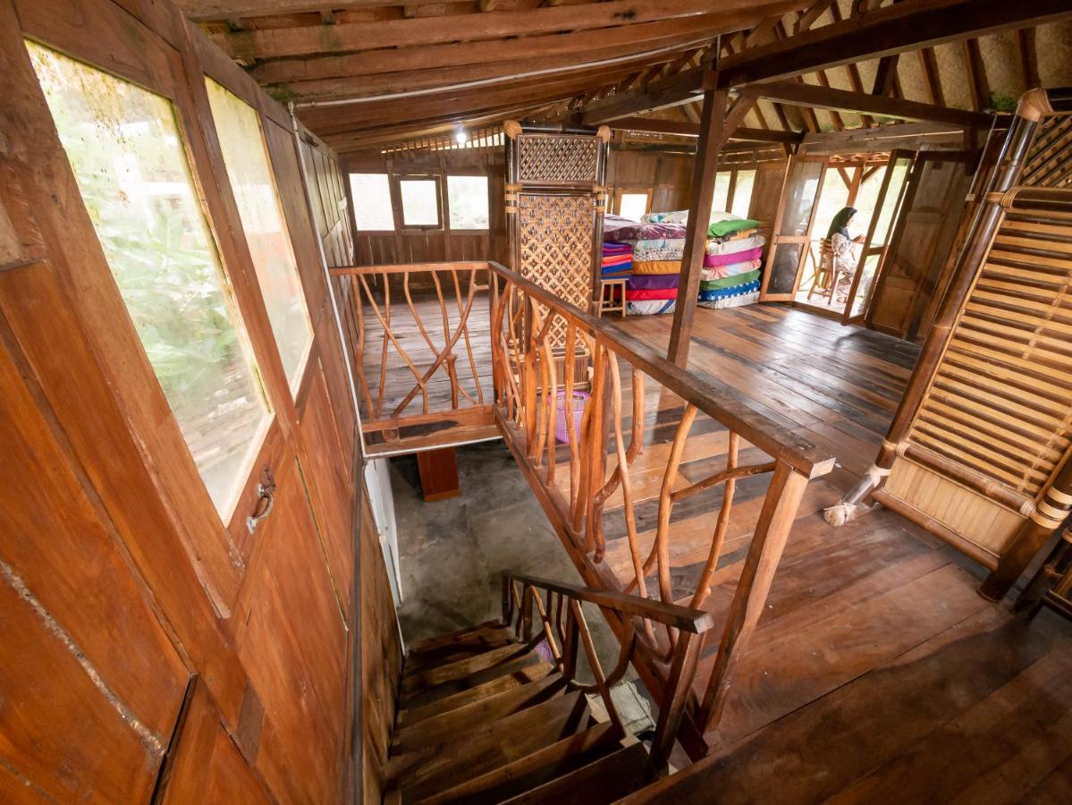 Villa Watu Kodok - Villa Located Close To The Beach Baron Exterior photo